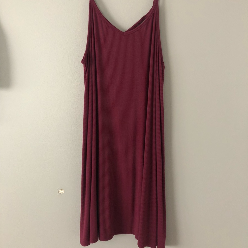 Casual dress with lace up back, maroon